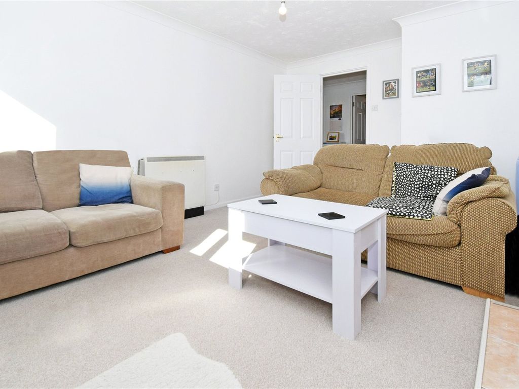 2 bed flat for sale in Jubilee Court, Thatcham, Berkshire RG19 Zoopla