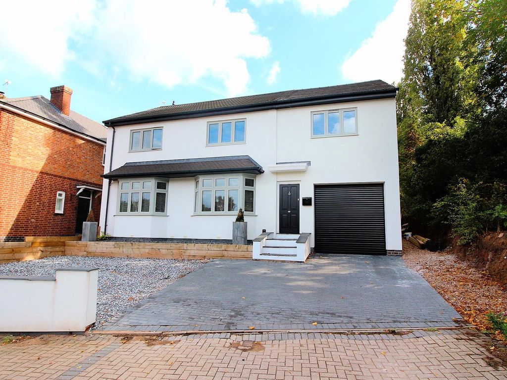 4 bed detached house for sale in Lutterworth Road, Aylestone, Leicester