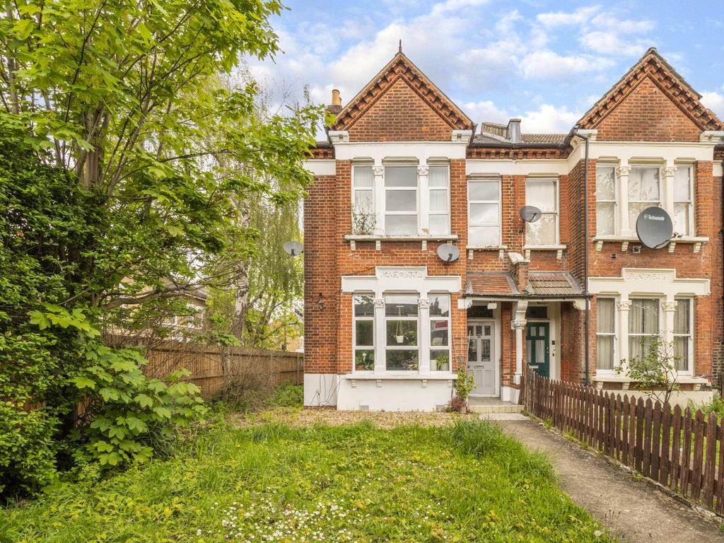 2 bed flat for sale in East Dulwich Road, East Dulwich SE22, £795,000