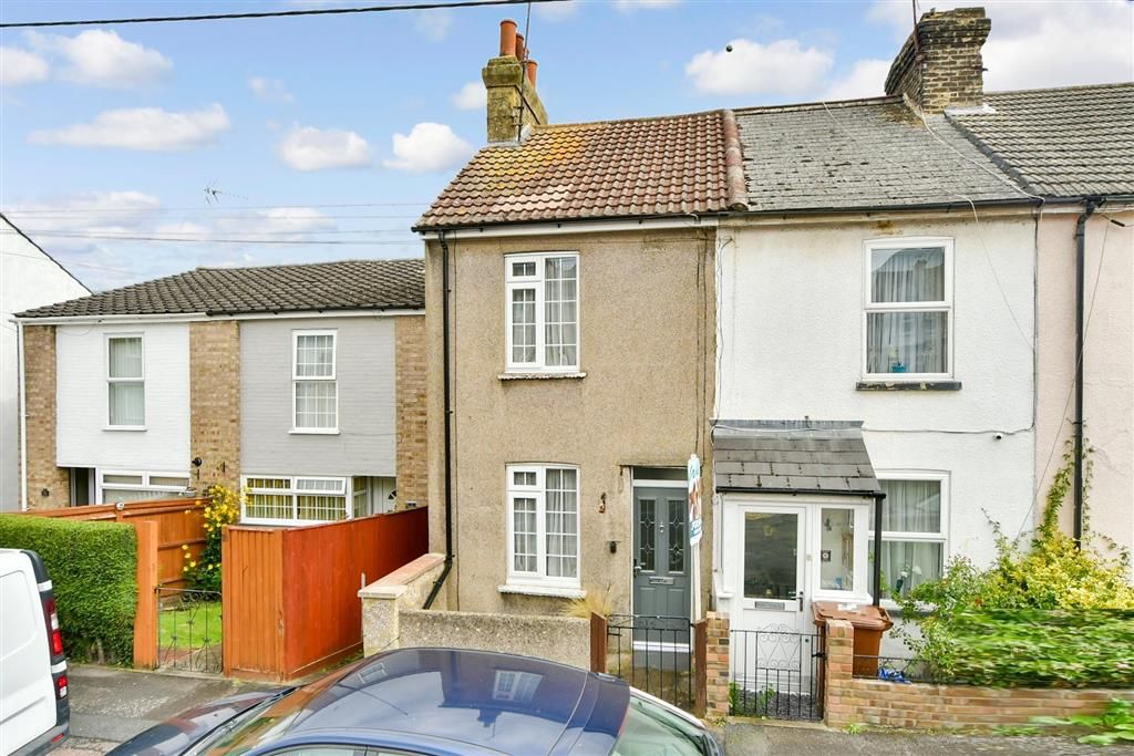 2 bed end terrace house for sale in Essex Road, Halling, Rochester
