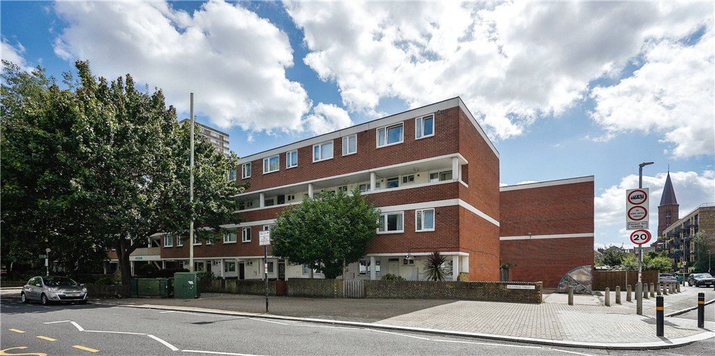 3 bed flat for sale in Westbridge Road, London SW11, £450,000 Zoopla