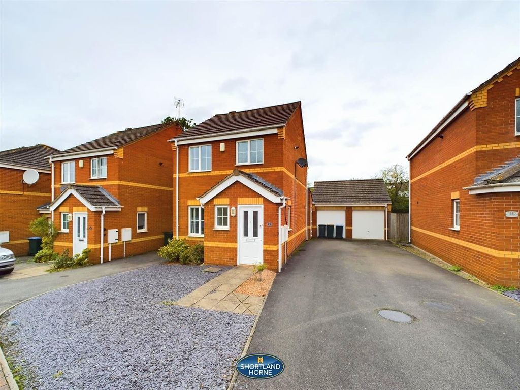 2 bed semidetached house to rent in Deighton Grove, Willenhall