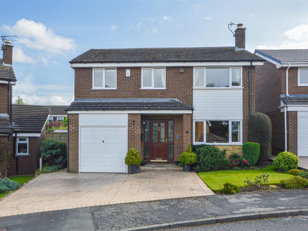 4 bed detached house for sale in Wood Mount, Overton, Wakefield WF4, £