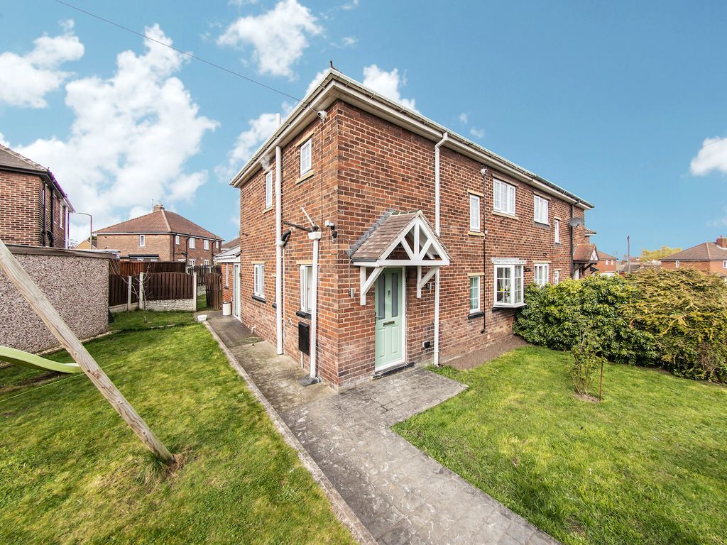 3 bed semidetached house for sale in Derwent Crescent, Barnsley S71