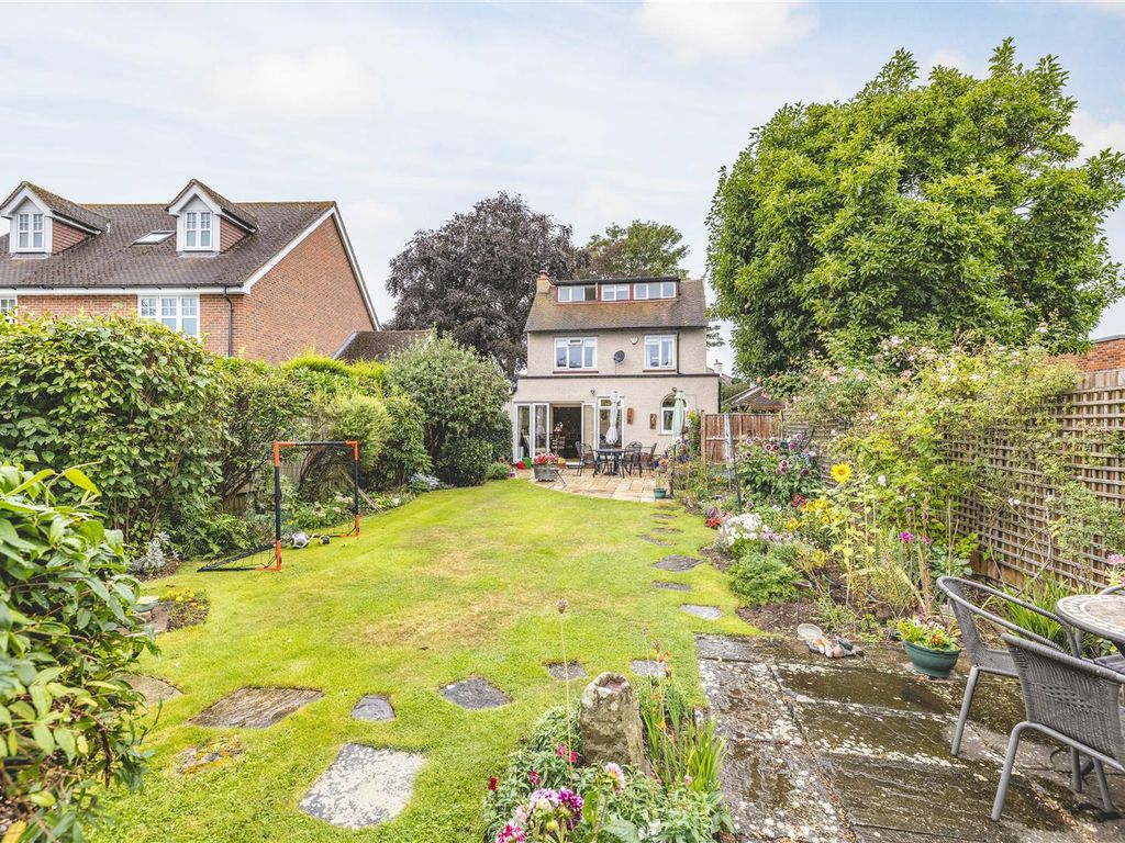 3 bed property for sale in Parsonage Lane, Windsor SL4, £995,000 Zoopla