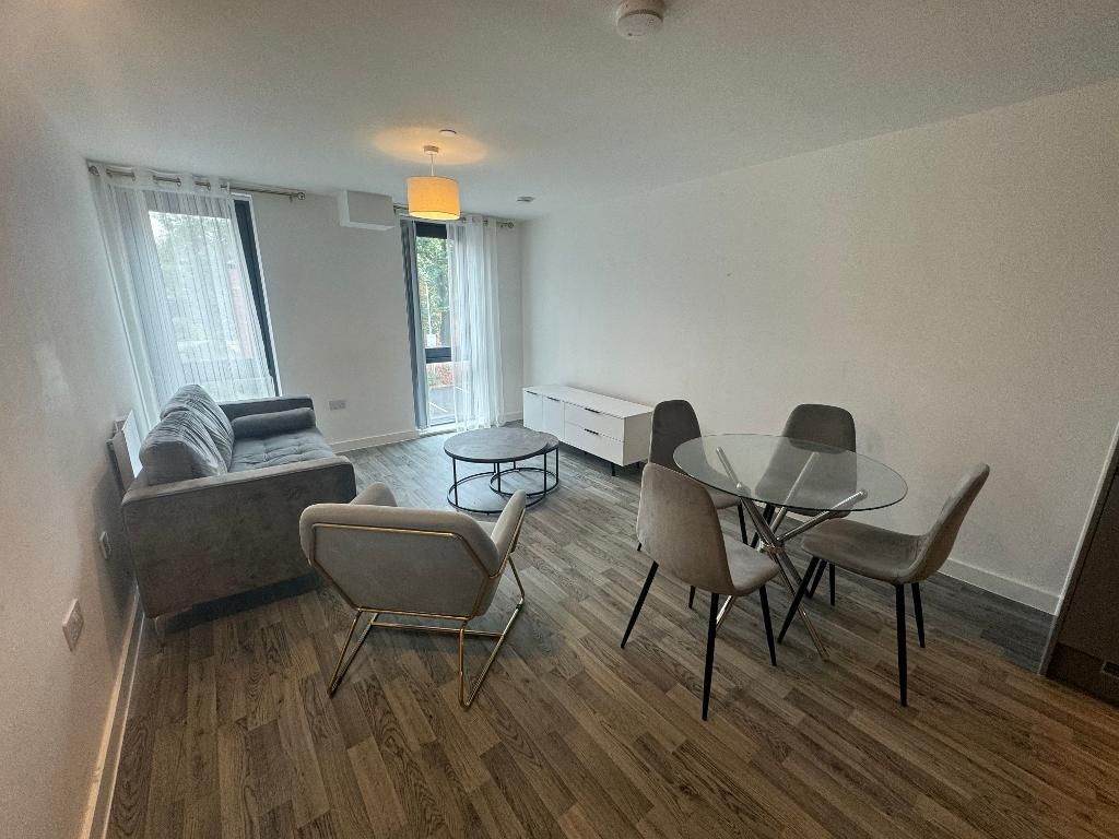 2 bed flat to rent in Stockport Road, Ardwick, Manchester M13, £1,200