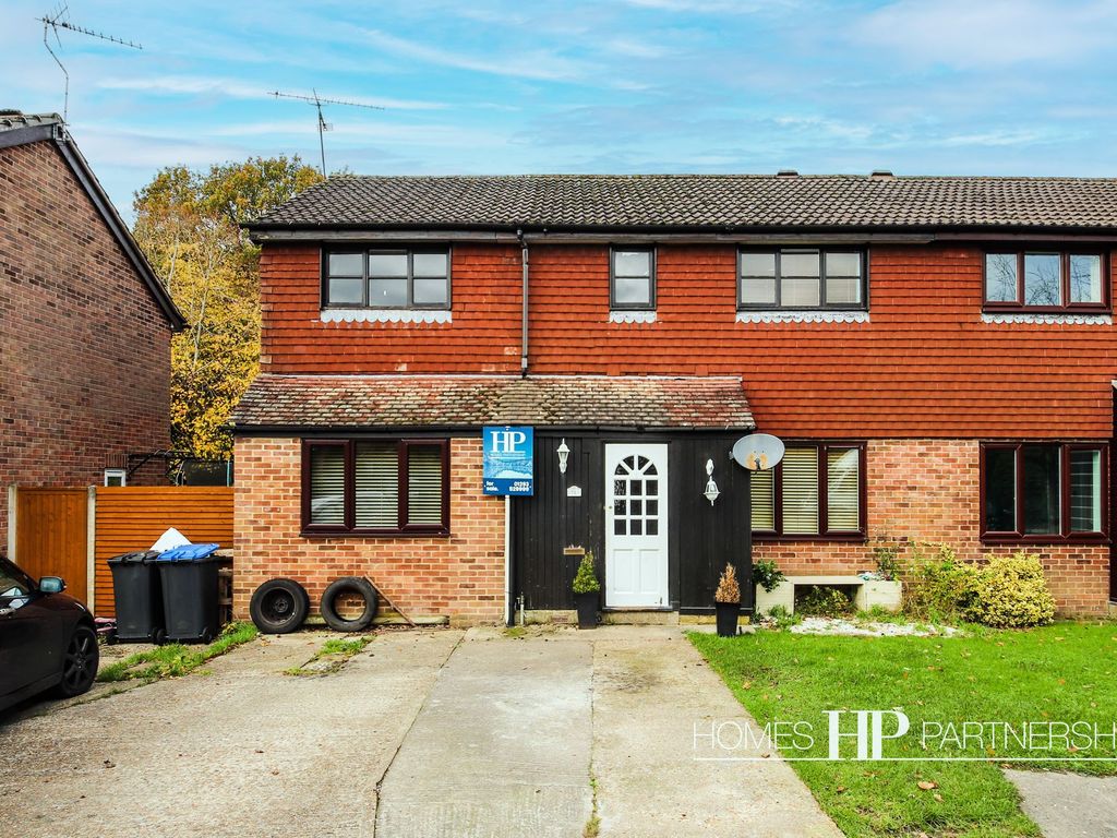 4 bed semidetached house for sale in West Park Road, Handcross RH17