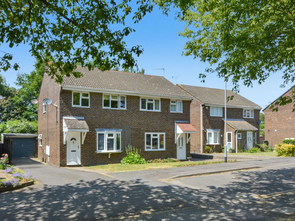 3 bed semidetached house for sale in Highfield Road, Willesborough