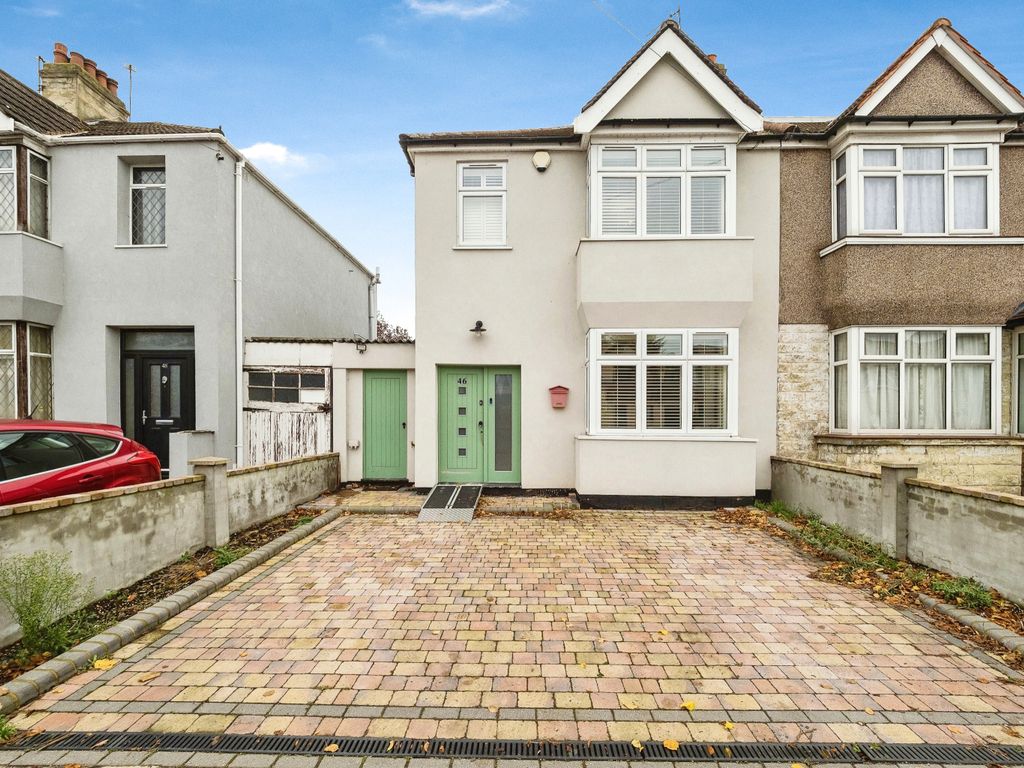 3 bed semidetached house for sale in Upper Rainham Road, Hornchurch