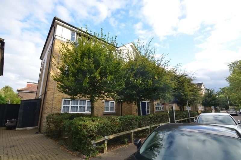 1 bed flat for sale in Sandalwood Drive, Ruislip HA4, £300,000 Zoopla