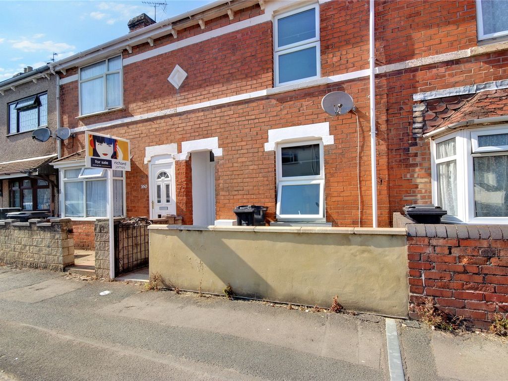 3 bed terraced house for sale in Ferndale Road, Swindon, Wiltshire SN2