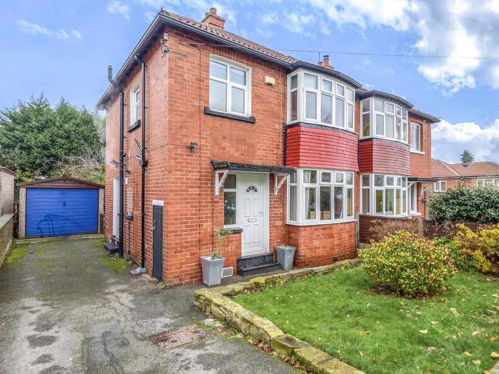 3 bed property for sale in Lea Farm Crescent, Leeds LS5 Zoopla