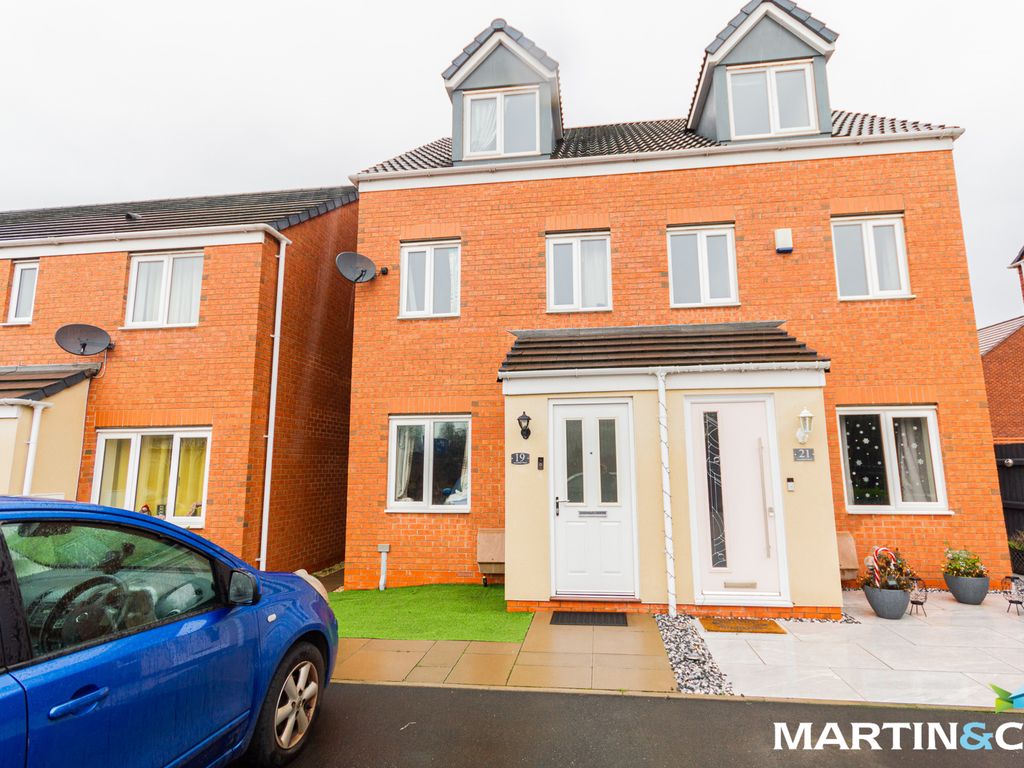 3 bed town house for sale in Leconfield Wharf, Wolverhampton WV2, £