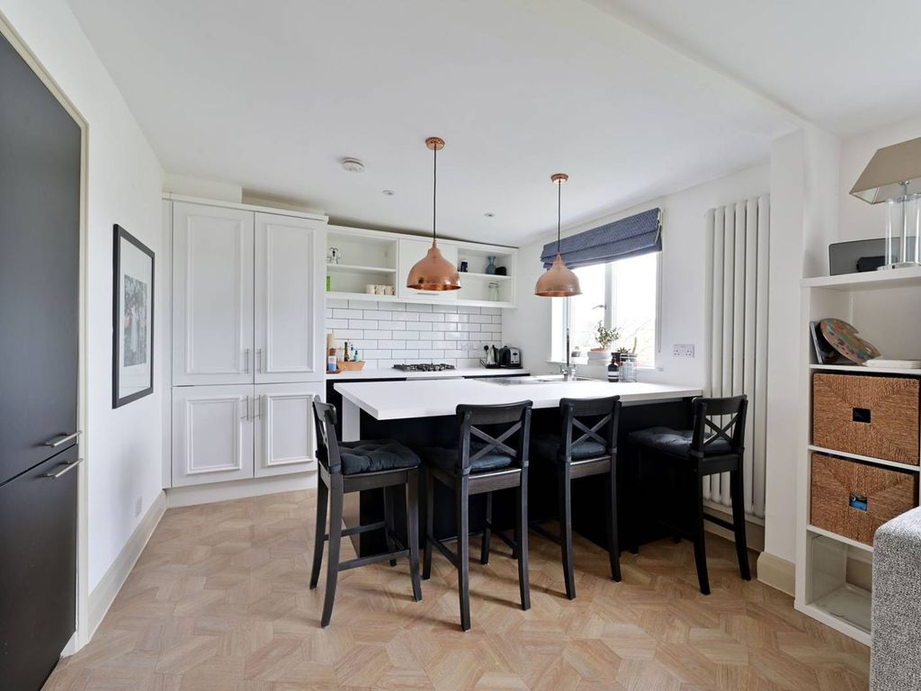 2 bed flat for sale in Leinster Avenue, East Sheen, London SW14, £