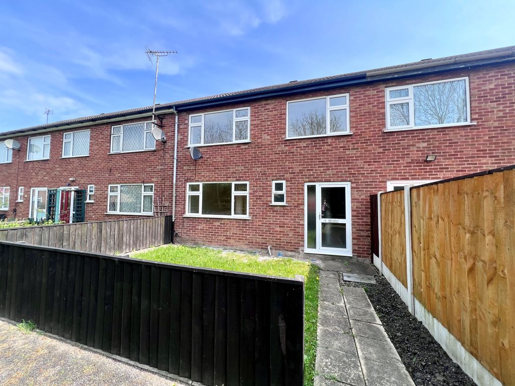 3 bed property to rent in Birchwood Road, Alfreton DE55, £925 pcm Zoopla