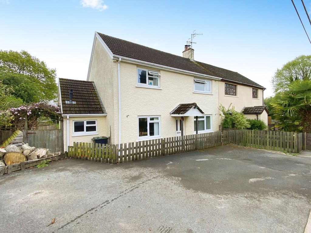 3 bed semidetached house for sale in Gethin Place, Llanvair Kilgeddin