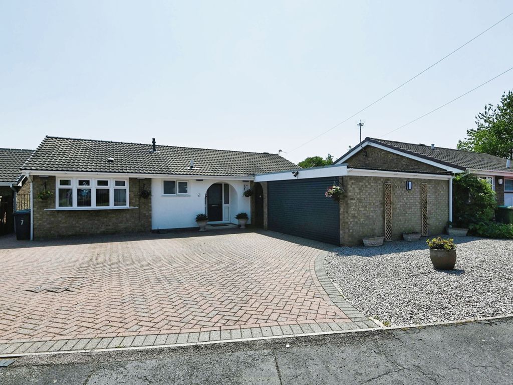 3 Bed Bungalow For Sale In Chestnut Close Ibstock Leicestershire Le67