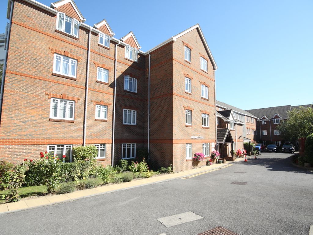 2 bed flat for sale in York Road, Woking GU22, £160,000 Zoopla