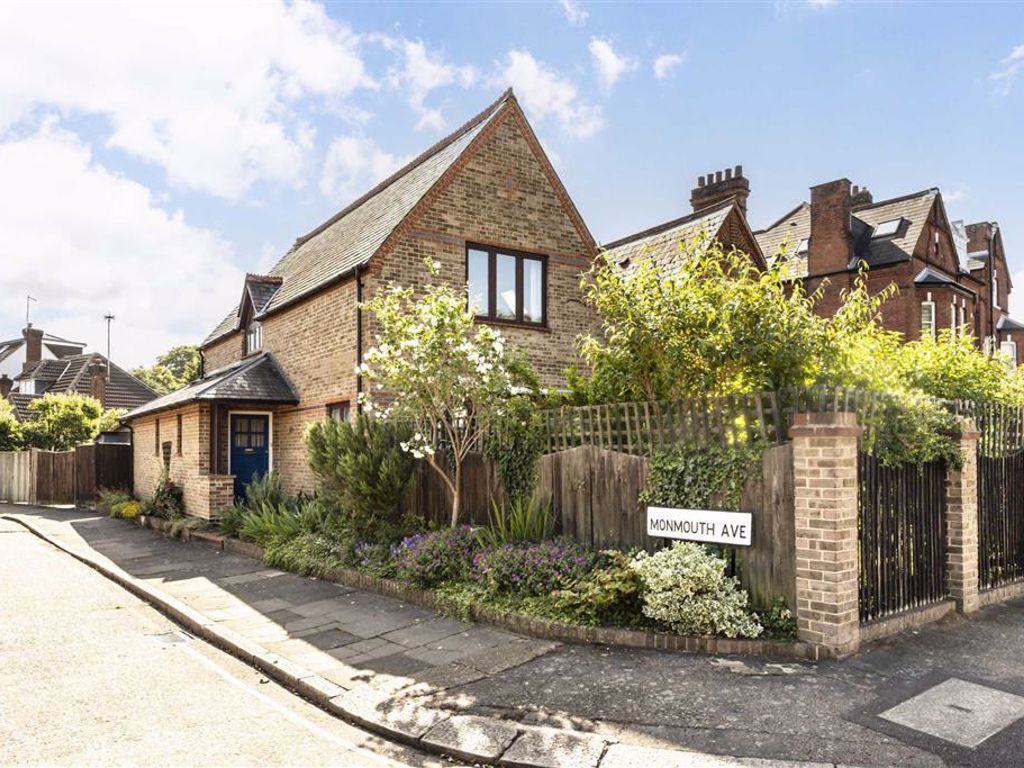 3 bed property for sale in Monmouth Avenue, Kingston Upon Thames KT1