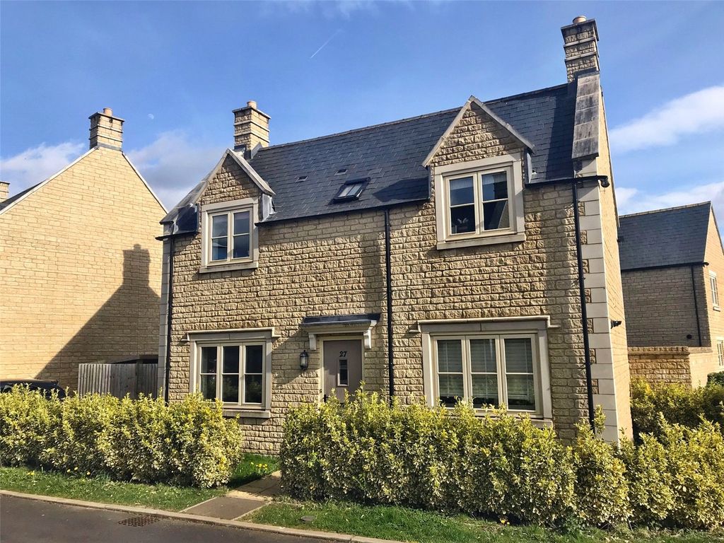 3 bed detached house for sale in Jacobs Piece, Fairford