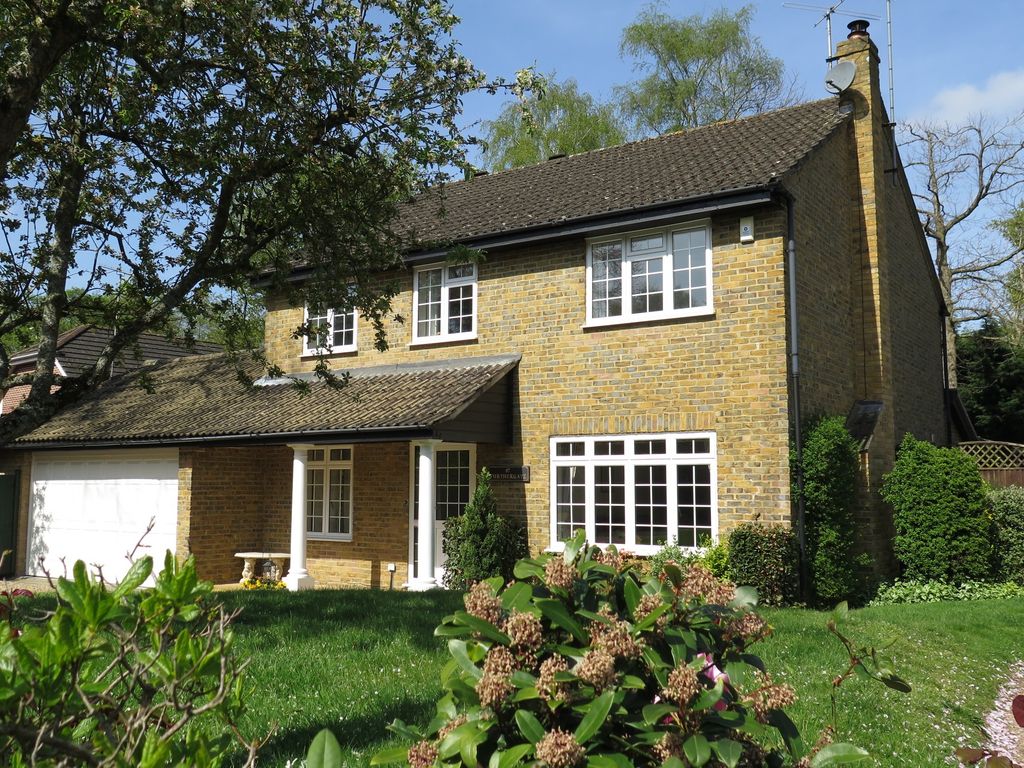 4 bed detached house for sale in Sutherland Chase, Ascot, Berkshire SL5