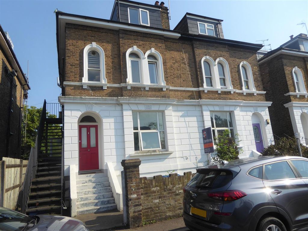1 bed flat for sale in Station Road, Twickenham TW1, £295,000 Zoopla