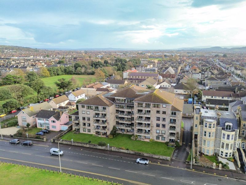 2 bed flat for sale in Beach Road, WestonSuperMare BS23, £200,000