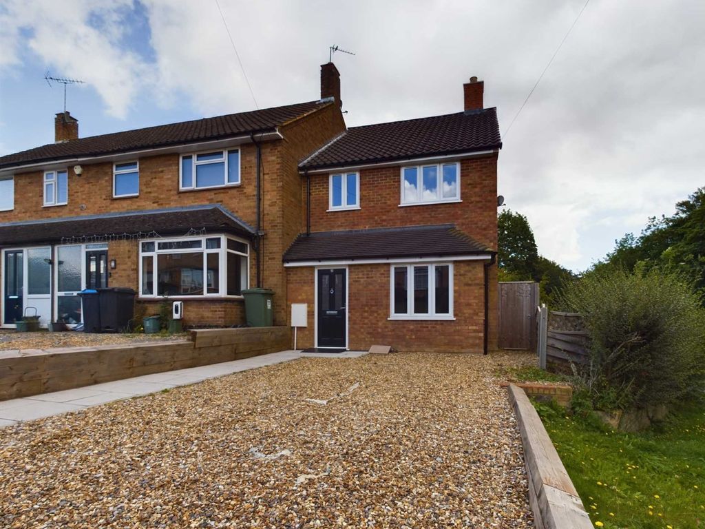 3 bed property to rent in Spring Lane, Hemel Hempstead, Unfurnished