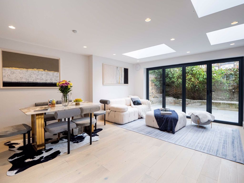 Sangora Road, London SW11  