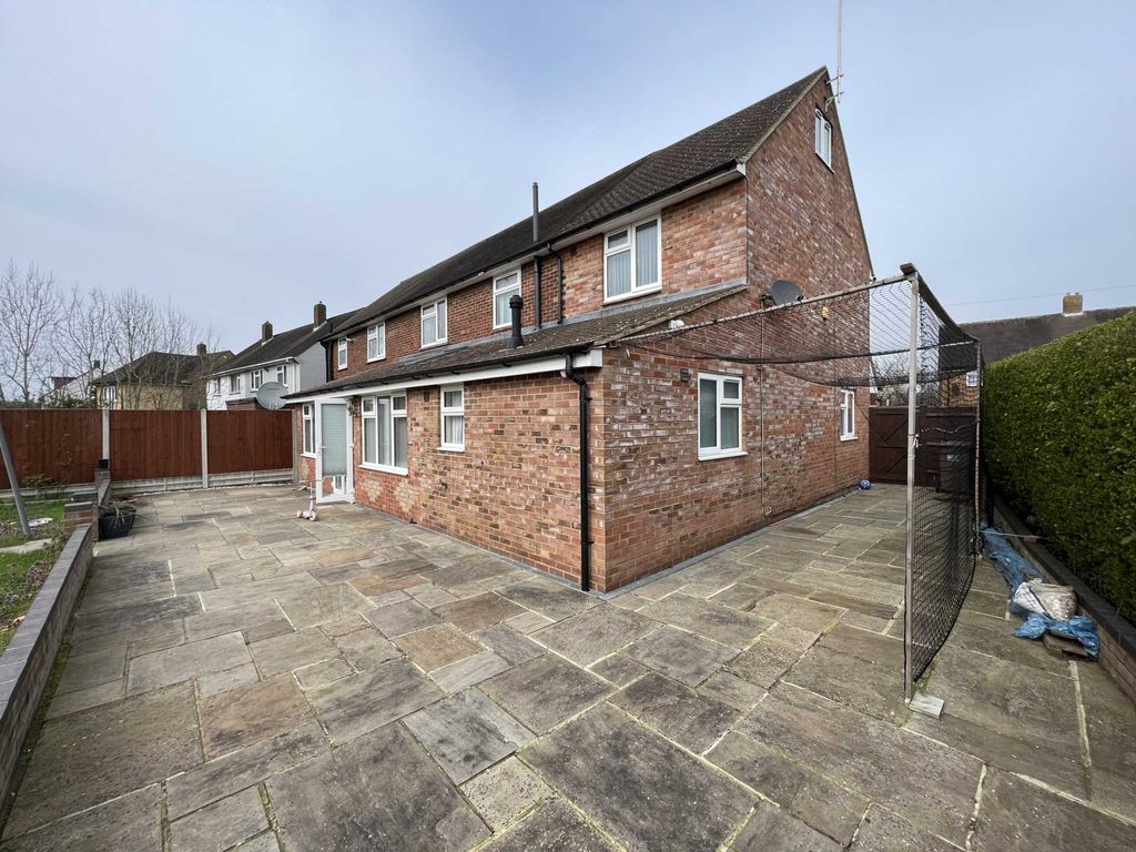 5 bed semidetached house to rent in Castle Croft Road, Luton LU1 Zoopla