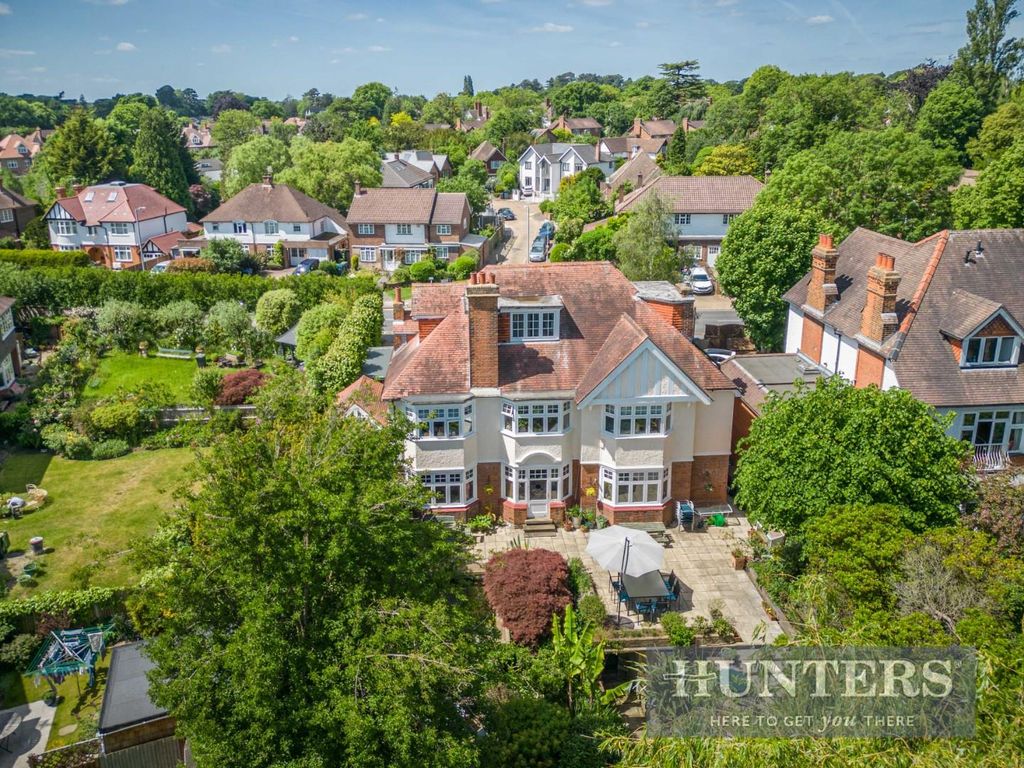 8 bed detached house for sale in Upper Brighton Road, Surbiton KT6 Zoopla