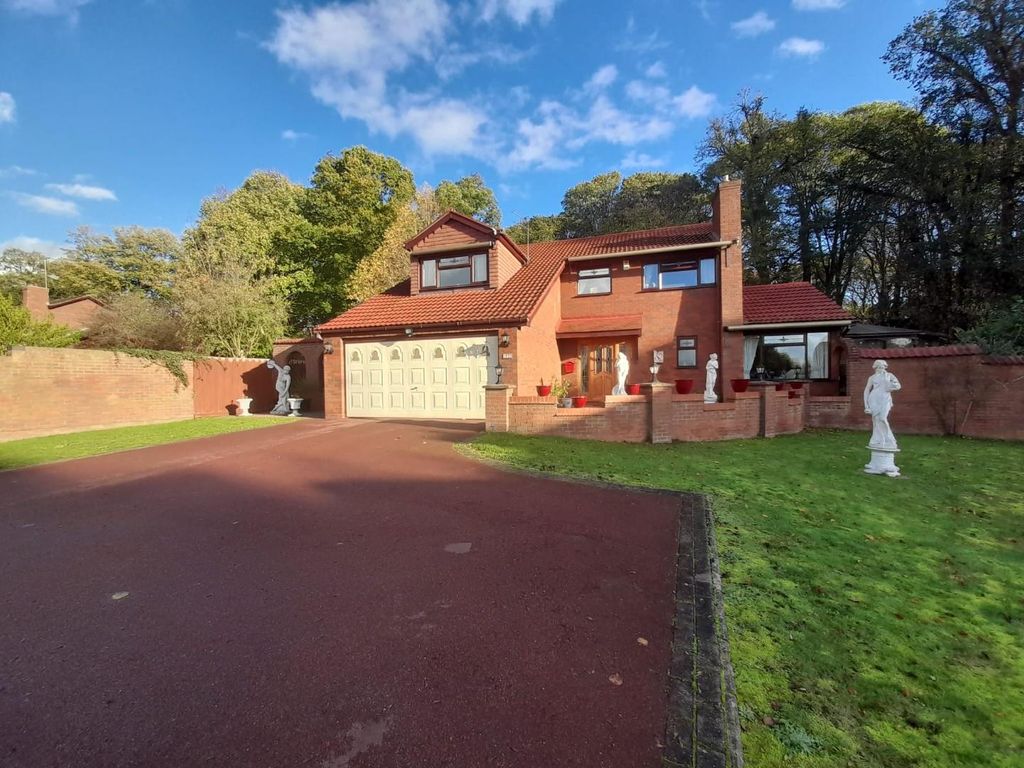 4 bed detached house for sale in Park Close, Lea, Gainsborough DN21