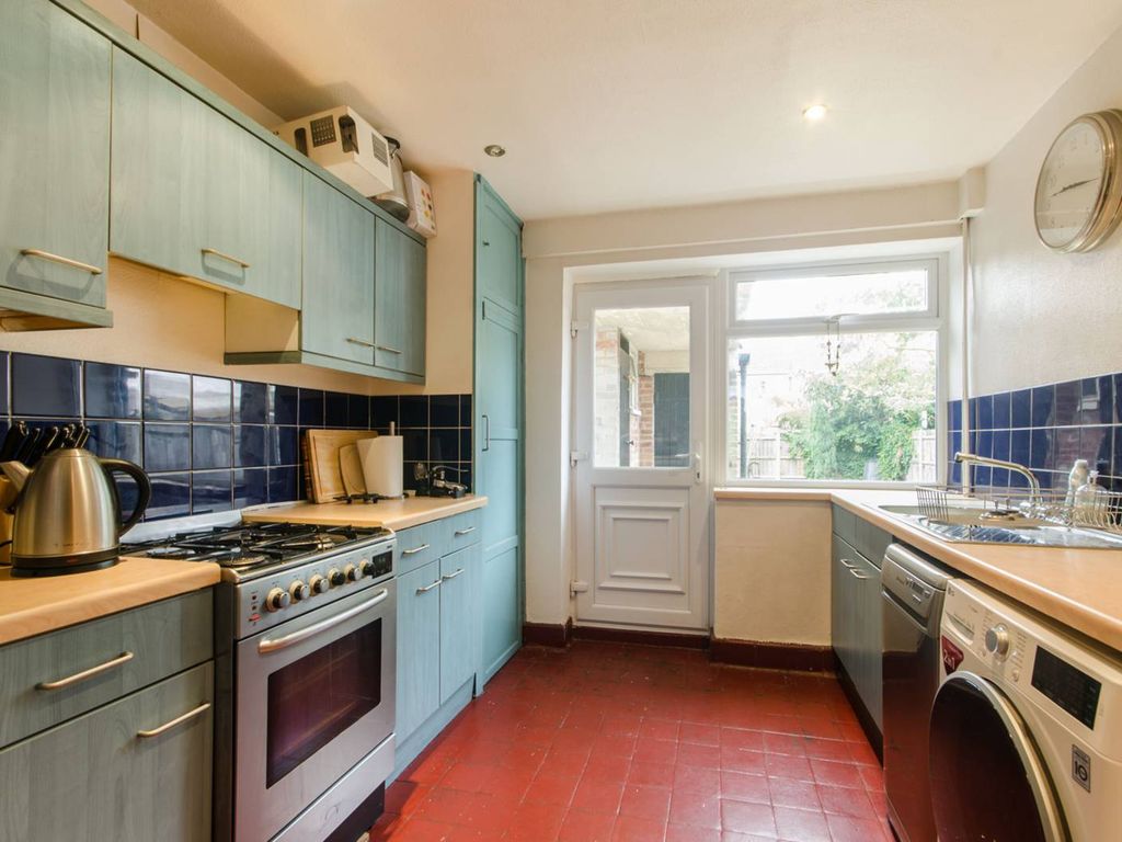 3 bed property to rent in Vernon Avenue, Raynes Park, London SW20 Zoopla