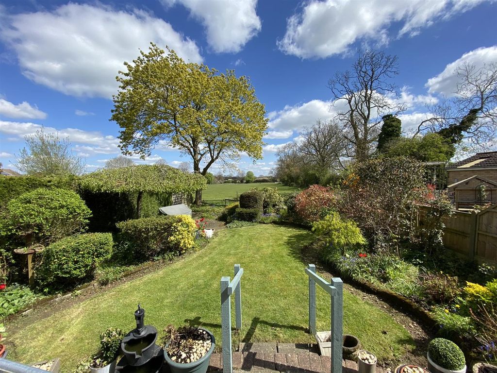 4 bed detached house for sale in Laneside Drive, Hinckley LE10 Zoopla