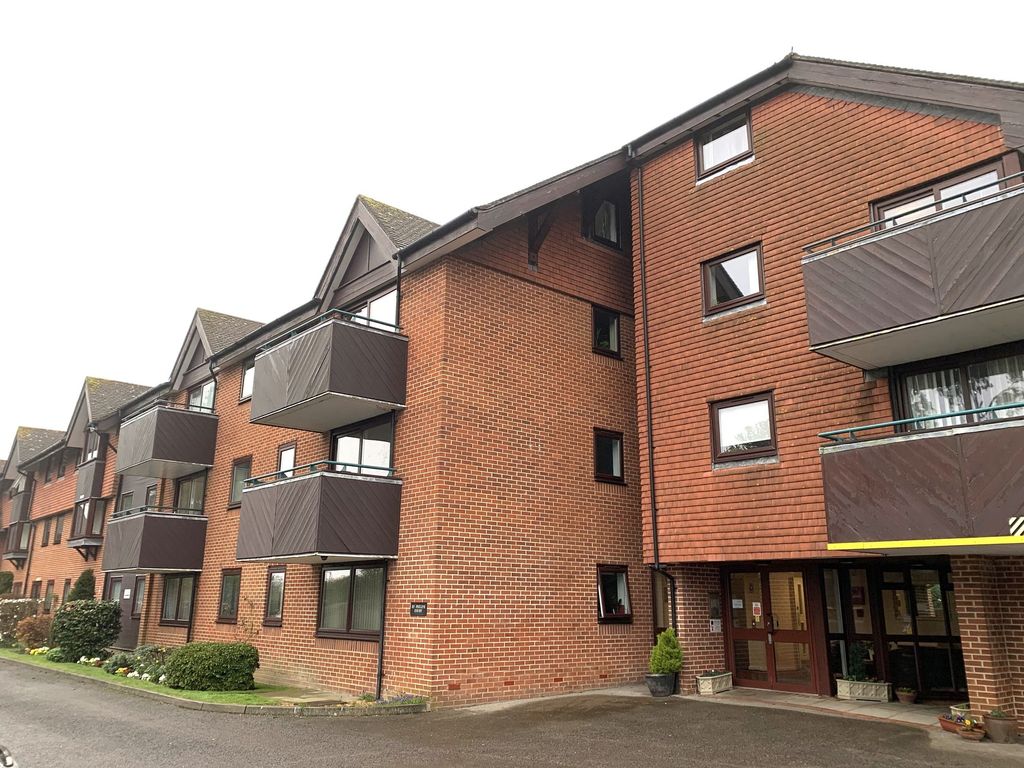 1 bed flat to rent in Sandhurst Road, St. Philips Court Sandhurst Road