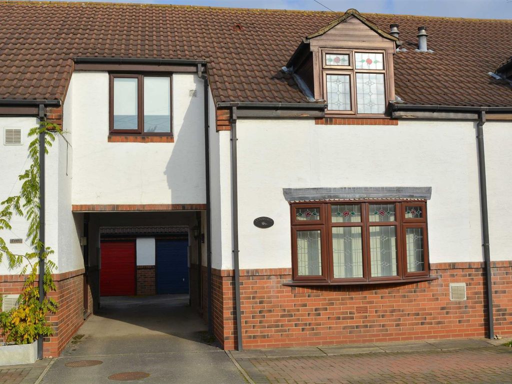 3 bed semidetached house to rent in Station Road, Church Fenton