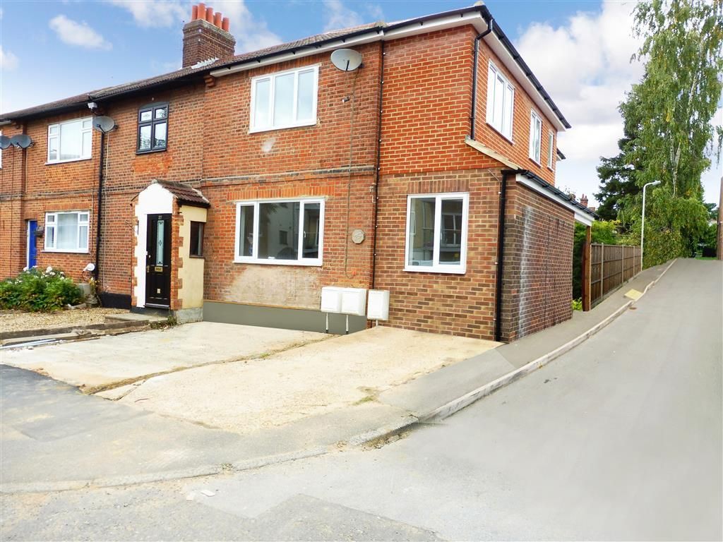 2 bed flat to rent in St. James's Road, Brentwood CM14 Zoopla