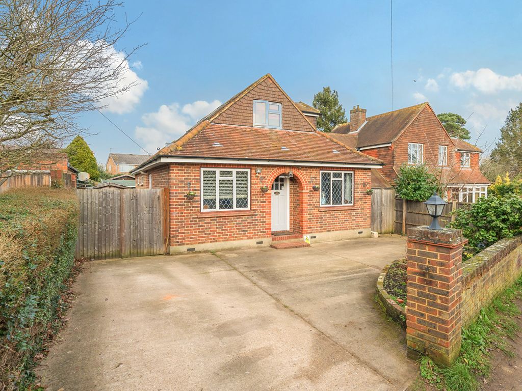 4 bed bungalow for sale in Ongar Close, Addlestone KT15, £735,000 Zoopla