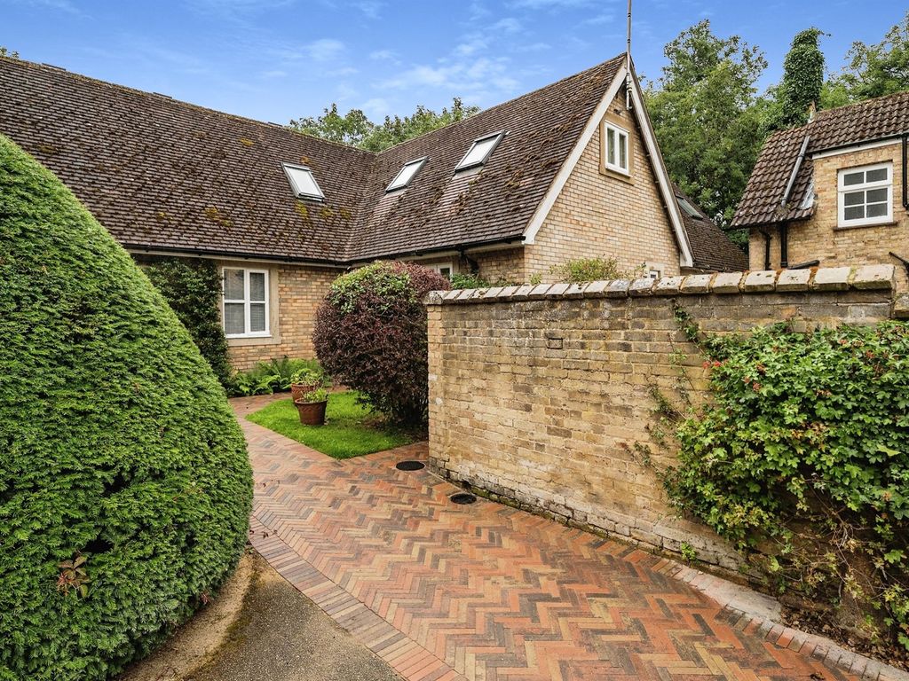 3 bed end terrace house for sale in Watton House, Watton At Stone, Hertford SG14, £600,000 Zoopla