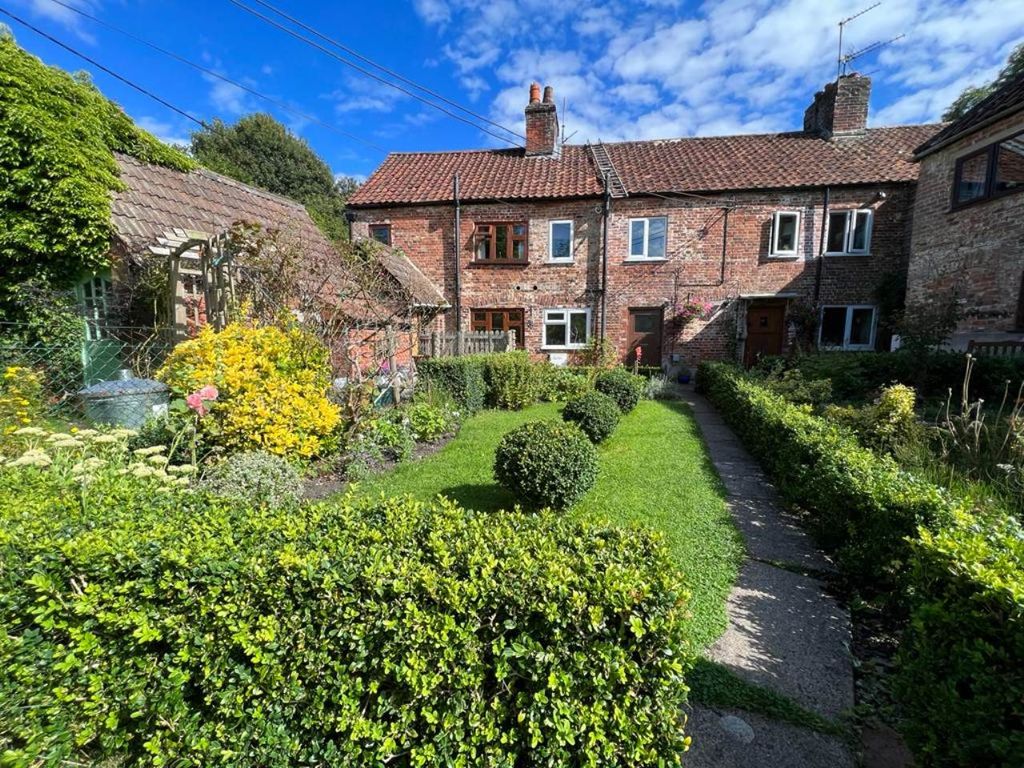 2 bed property to rent in Millstream Cottages, Mill Lane, Westbury