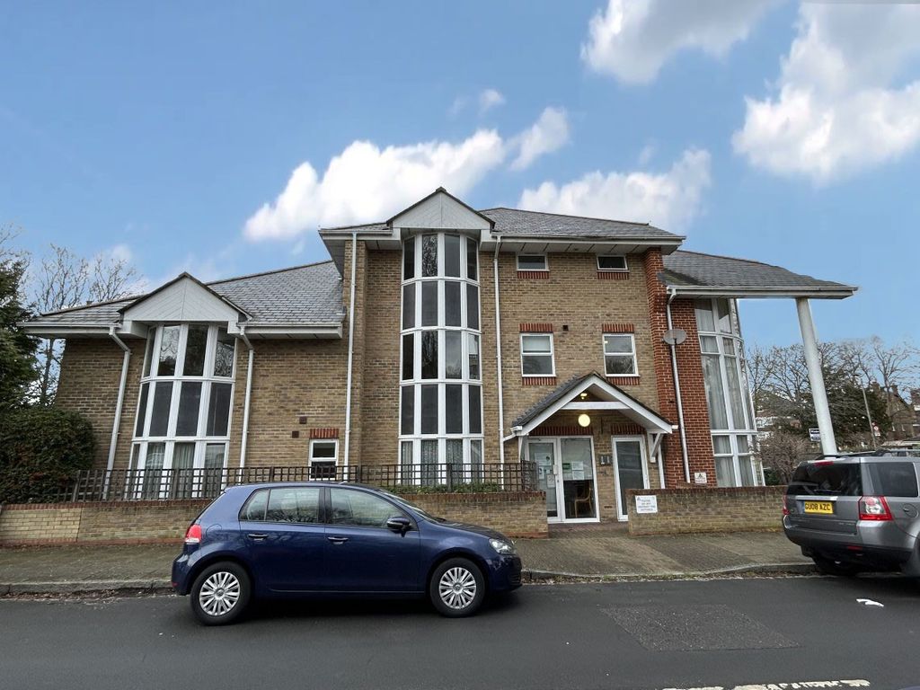 14 bed property for sale in 8 Oakwood Avenue, Beckenham, Greater London