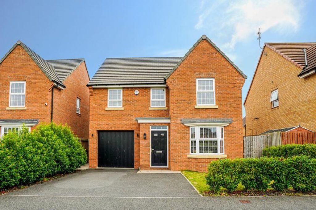 4 bed detached house for sale in Merlin Drive, Auckley, Doncaster DN9