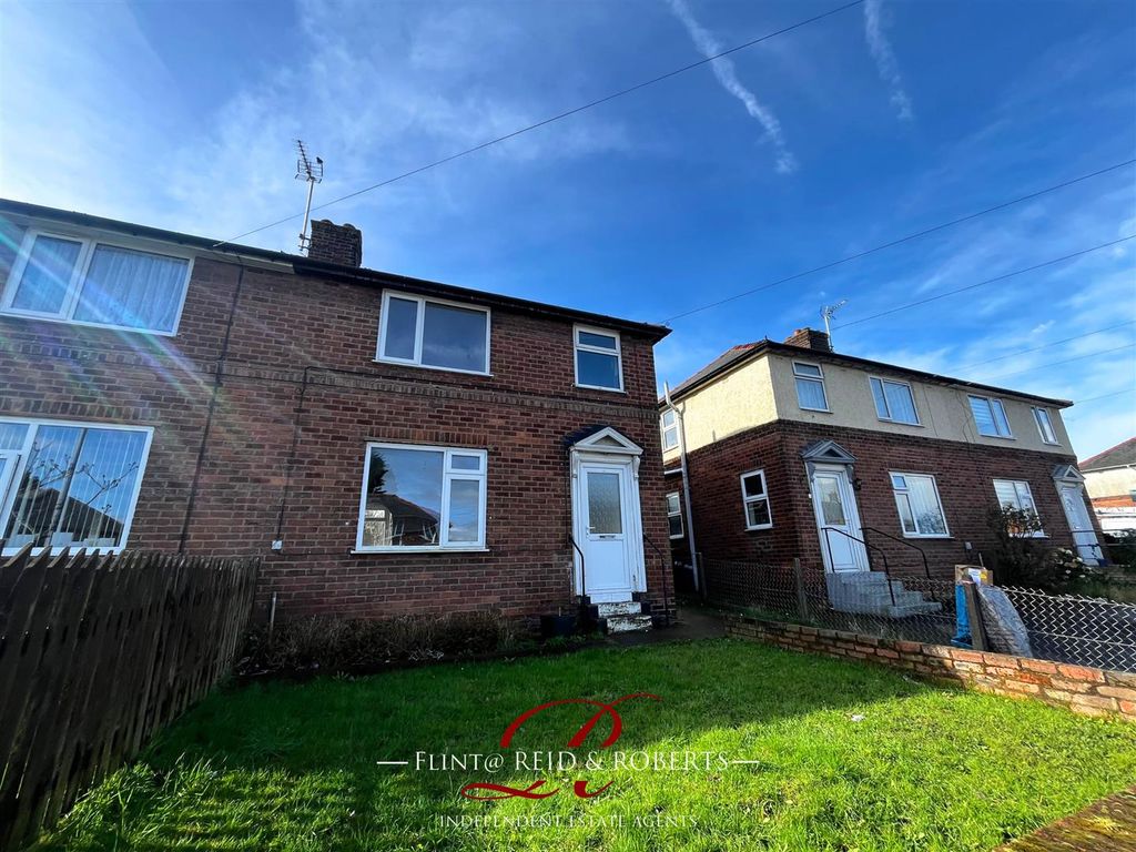 3 bed semidetached house for sale in Prince Of Wales Avenue, Flint CH6