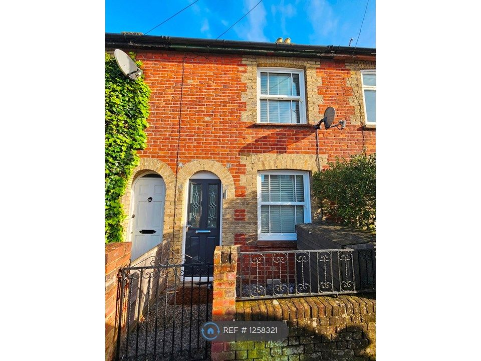 3 bed terraced house to rent in Heath End Road, Flackwell Heath, High