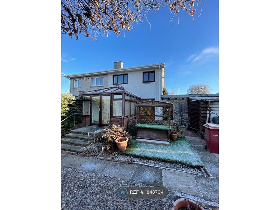 3 bed semidetached house to rent in Sandy Road, Carluke ML8, £1,195