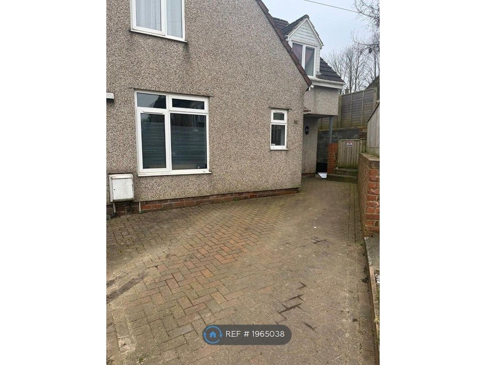 4 bed semidetached house to rent in Jubilee Crescent, Sherburn Hill