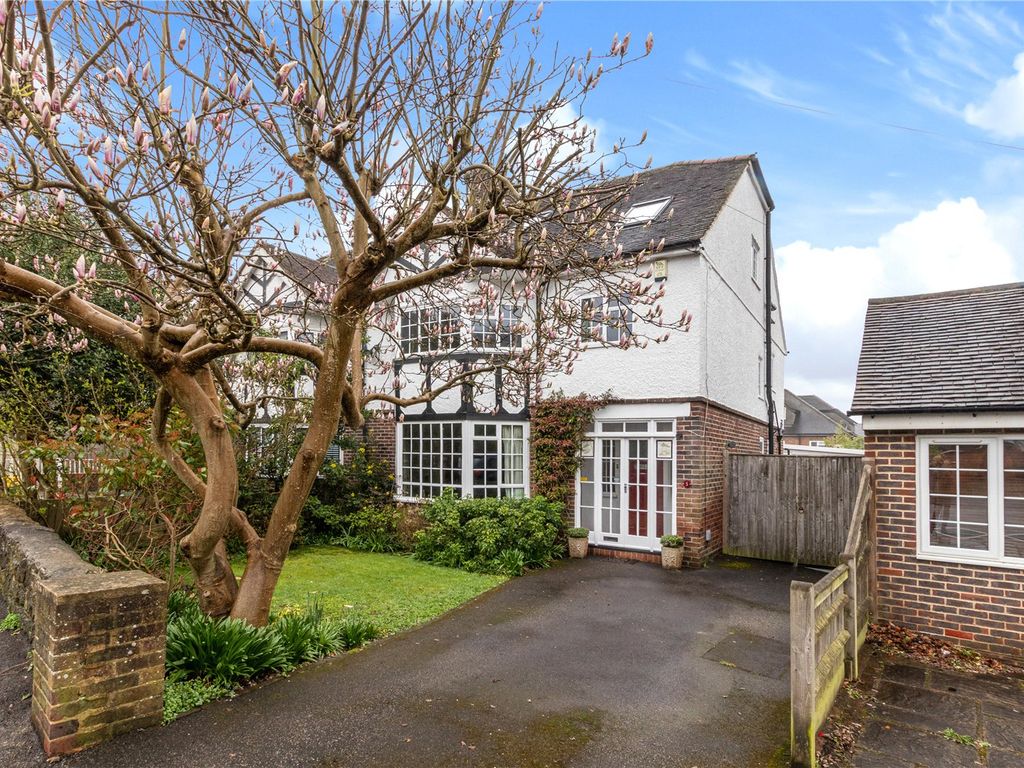 5 bed semidetached house for sale in Vine Court Road, Sevenoaks, Kent