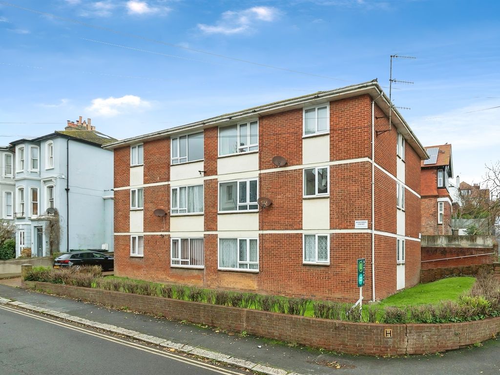 2 bed flat for sale in West Hill Road, St. LeonardsOnSea TN38, £