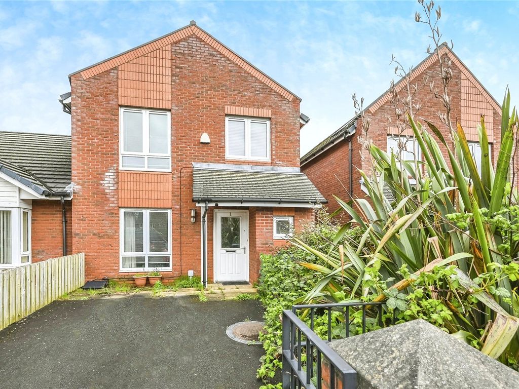 3 bed semidetached house for sale in Hartopp Road, Liverpool