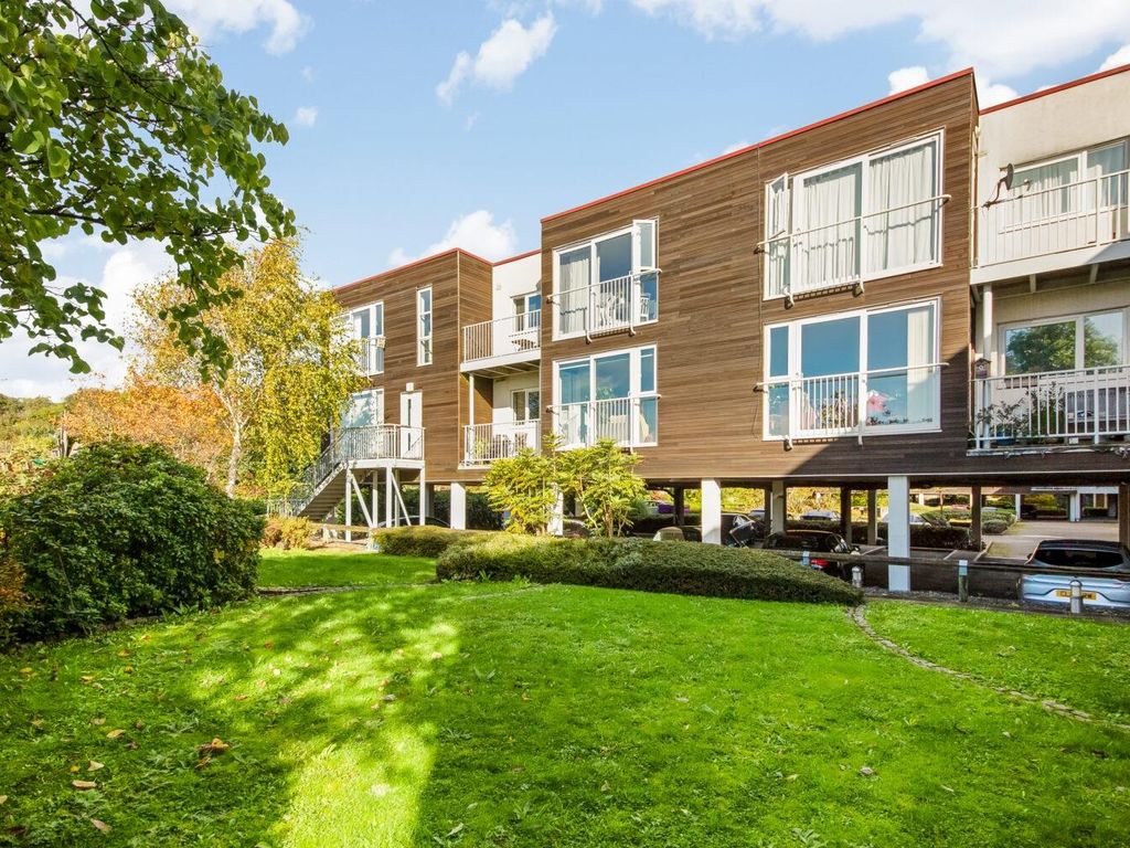 1 bed flat for sale in Borland Road, Peckham, London SE15, £325,000